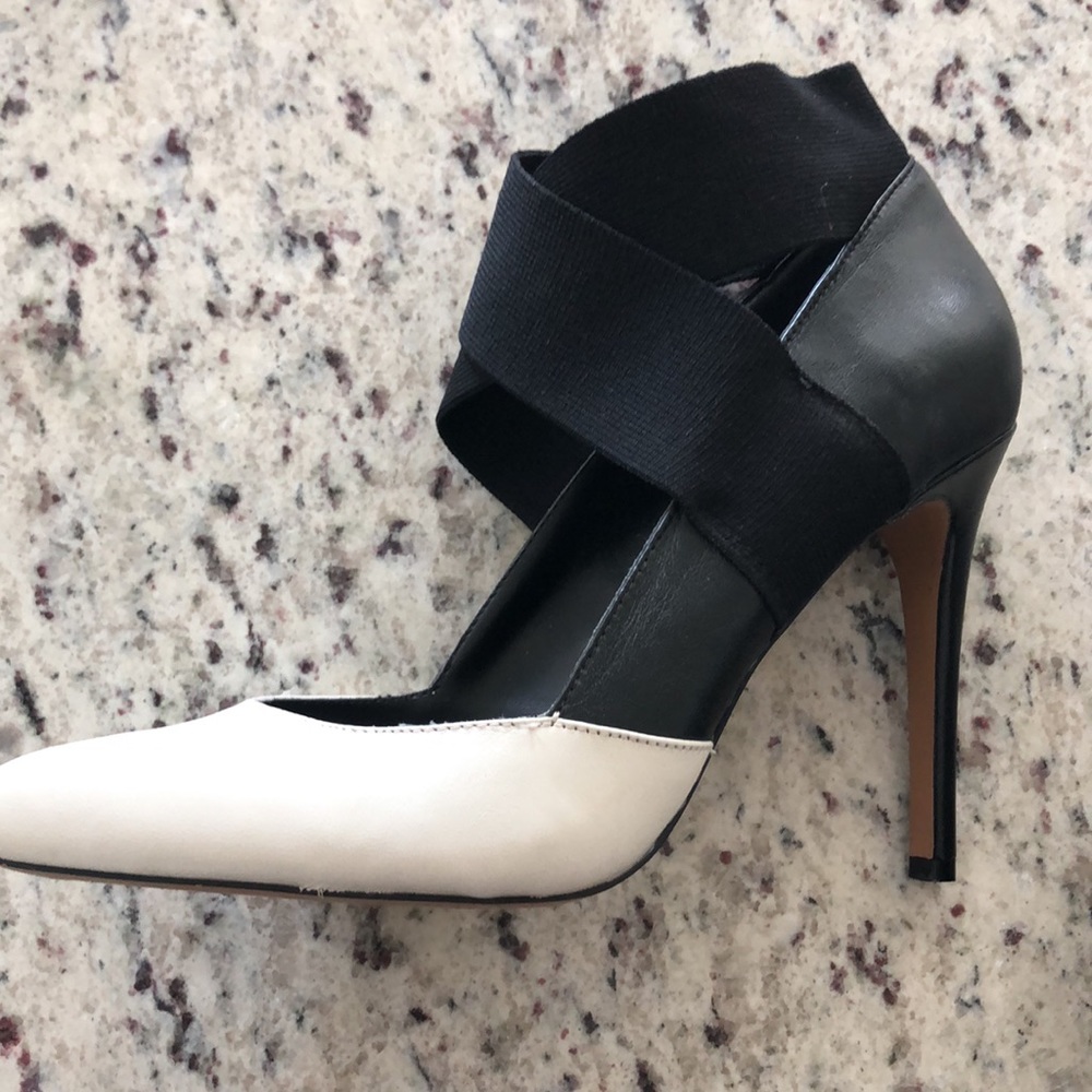 “Rustyy” Steven by Steve Madden Heel